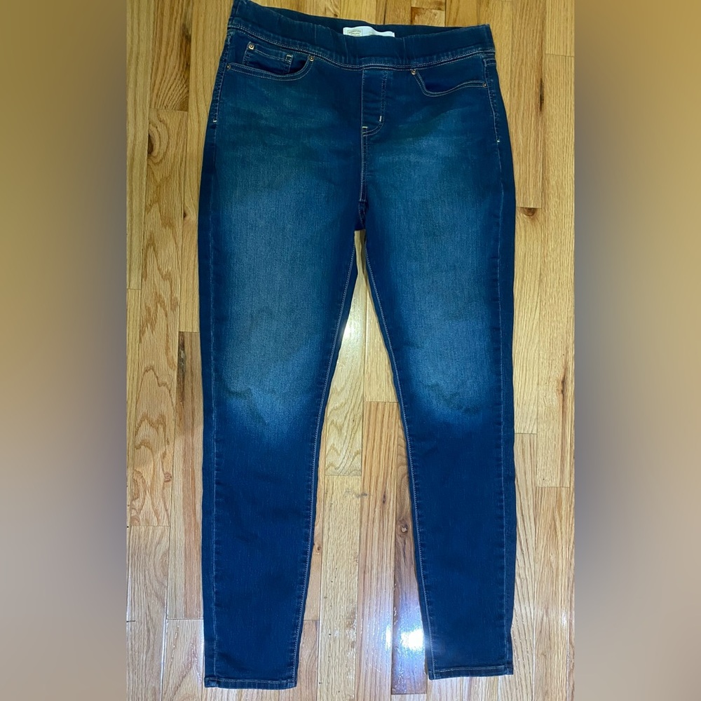 Signature Levi Pull-On Skinny Jeans